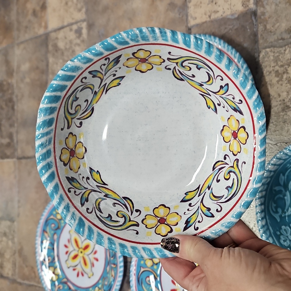 Melamine Bright Floral Plates And Bowls - Picture 4 of 8